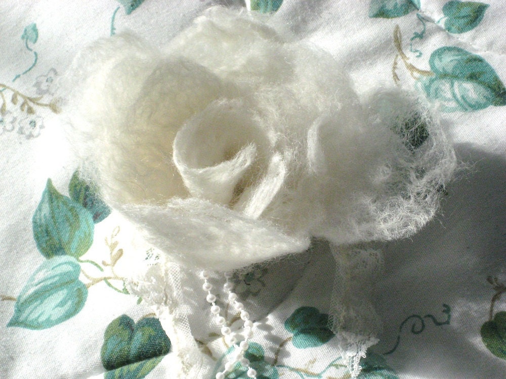 SALE Felted Flower Pin Brooch Large / SPRING ROSE / Vintage lace / Pearls / One of a Kind