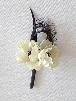 Boutonniere - Anemone and Feathers - Small - Off White x 7
