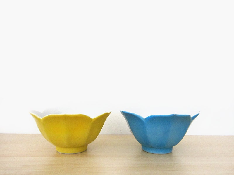 vintage porcelain lotus bowls, blue and yellow, made in japan