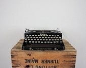 Vintage Typewriter // 1920s Naumann Erika Black German Typewriter