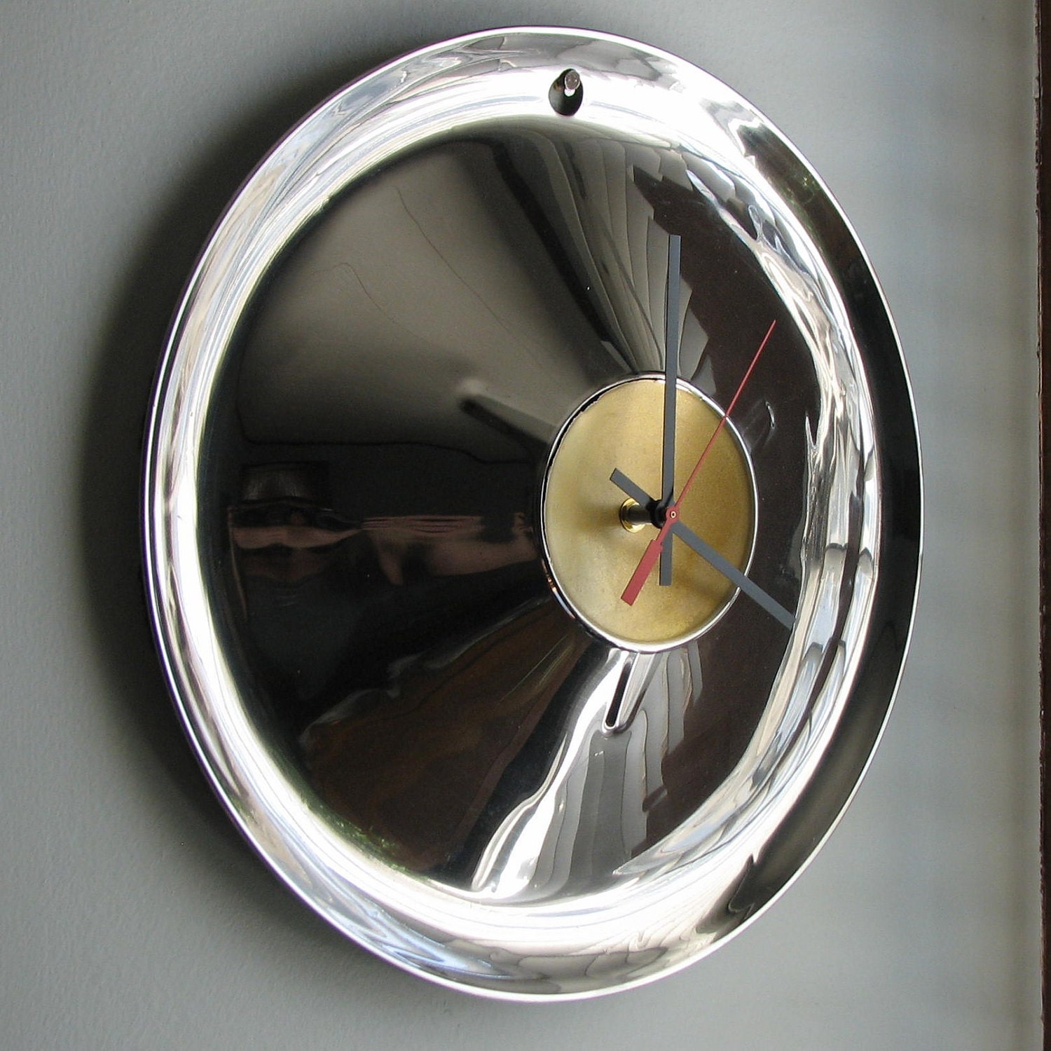 195354 Studebaker Hubcap Clock by 8milecreekdesigns on Etsy