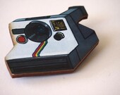 Retro Polaroid 1000 Camera Laser Cut Wood Brooch