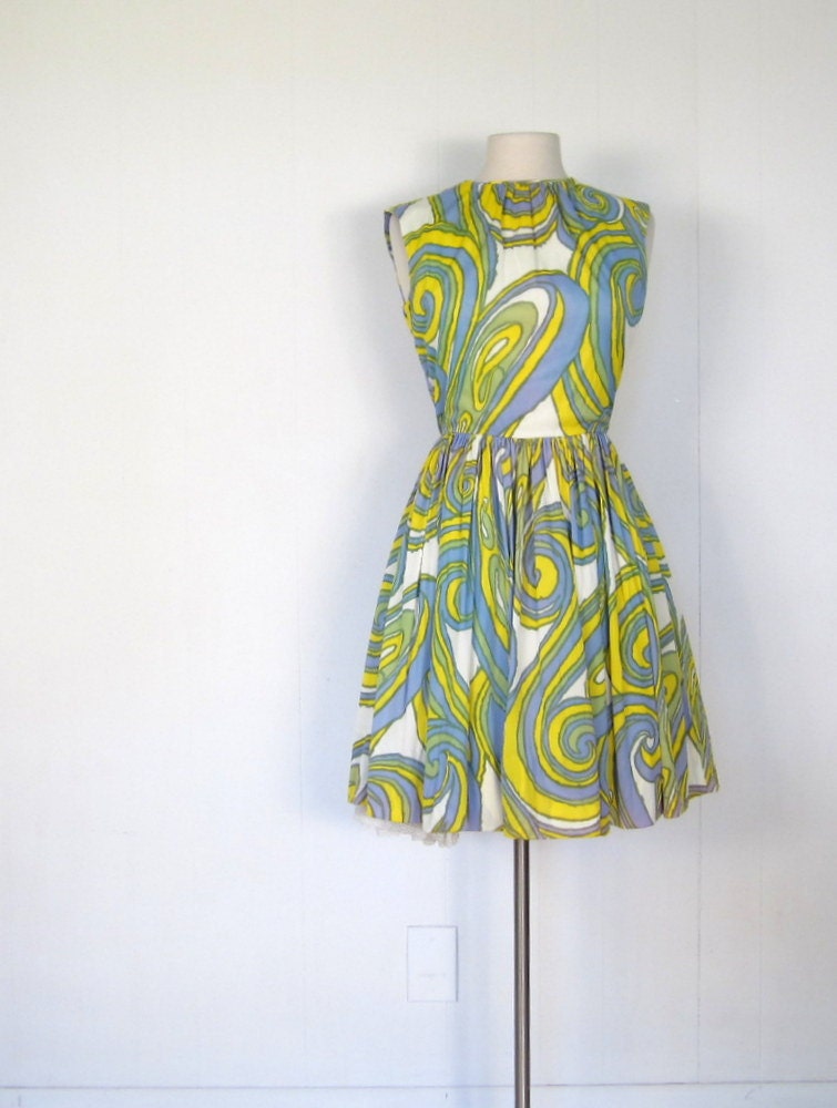 Vintage 60s Dress / 1960s Dress / Summer Swirl / Full Skirt / XS S
