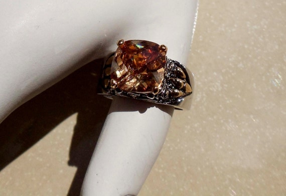 Vintage 18K White gold ring with Orange Citrine Stone