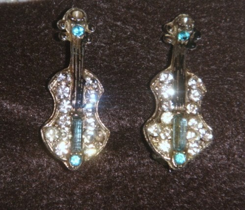 Vintage gold Violin brooch set diamonf sapphire