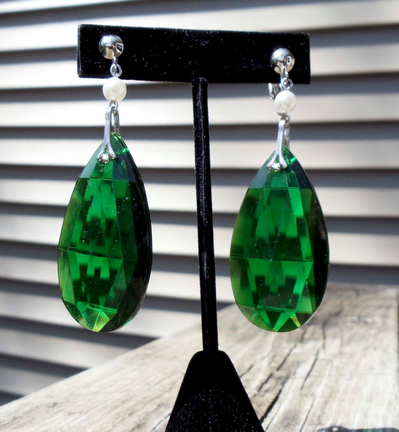 Vintage Emerald Crystal Pearl Earring