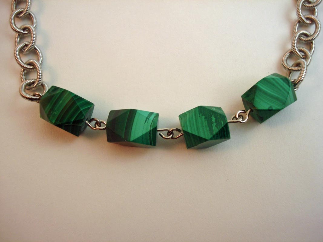 Malachite and chain necklace -- Ozzy