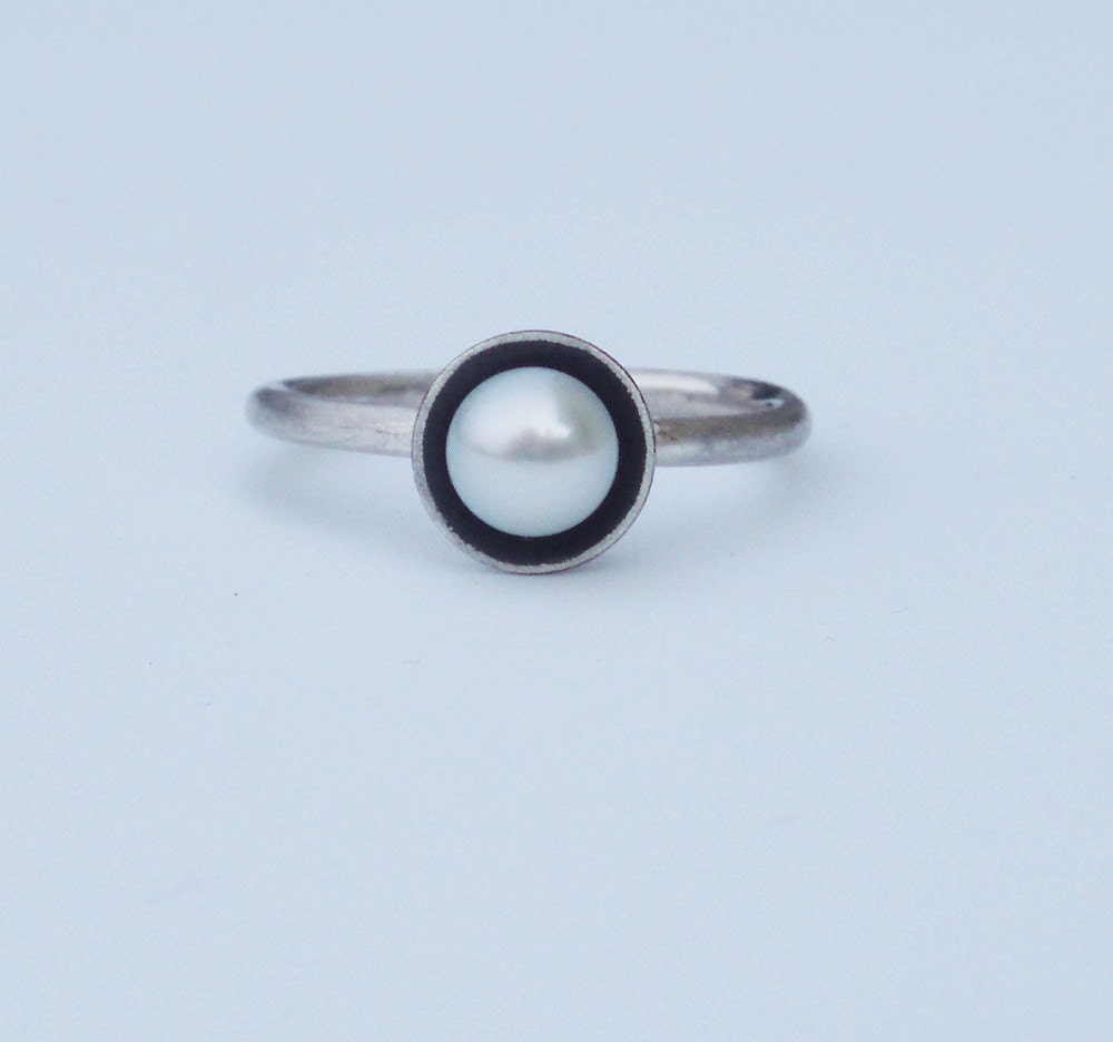 Modern Pearl Eco-friendly Ring