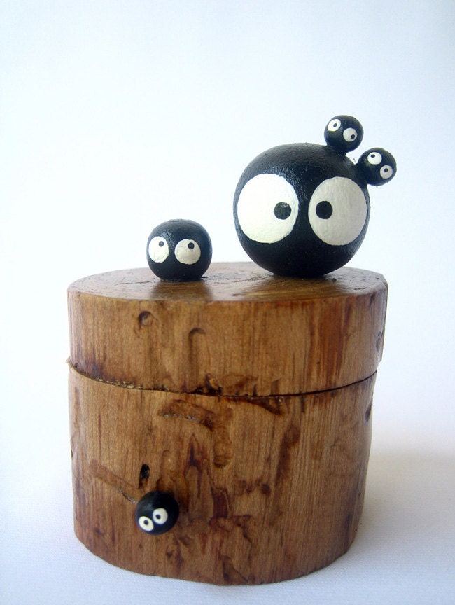Spirited Away Totoro KUROSUKE Soot Spirite doll Teak Wood Box 22