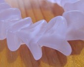 Light Purple Czech Glass Three petal Flower 10/12mm - 12 pieces (ST522-12)