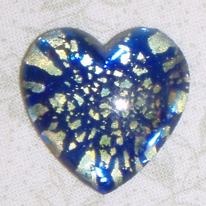 REDs VINTAGE FAUX SAPPHIRE BLUE OPAL GLASS HEART CABOCHON (1)