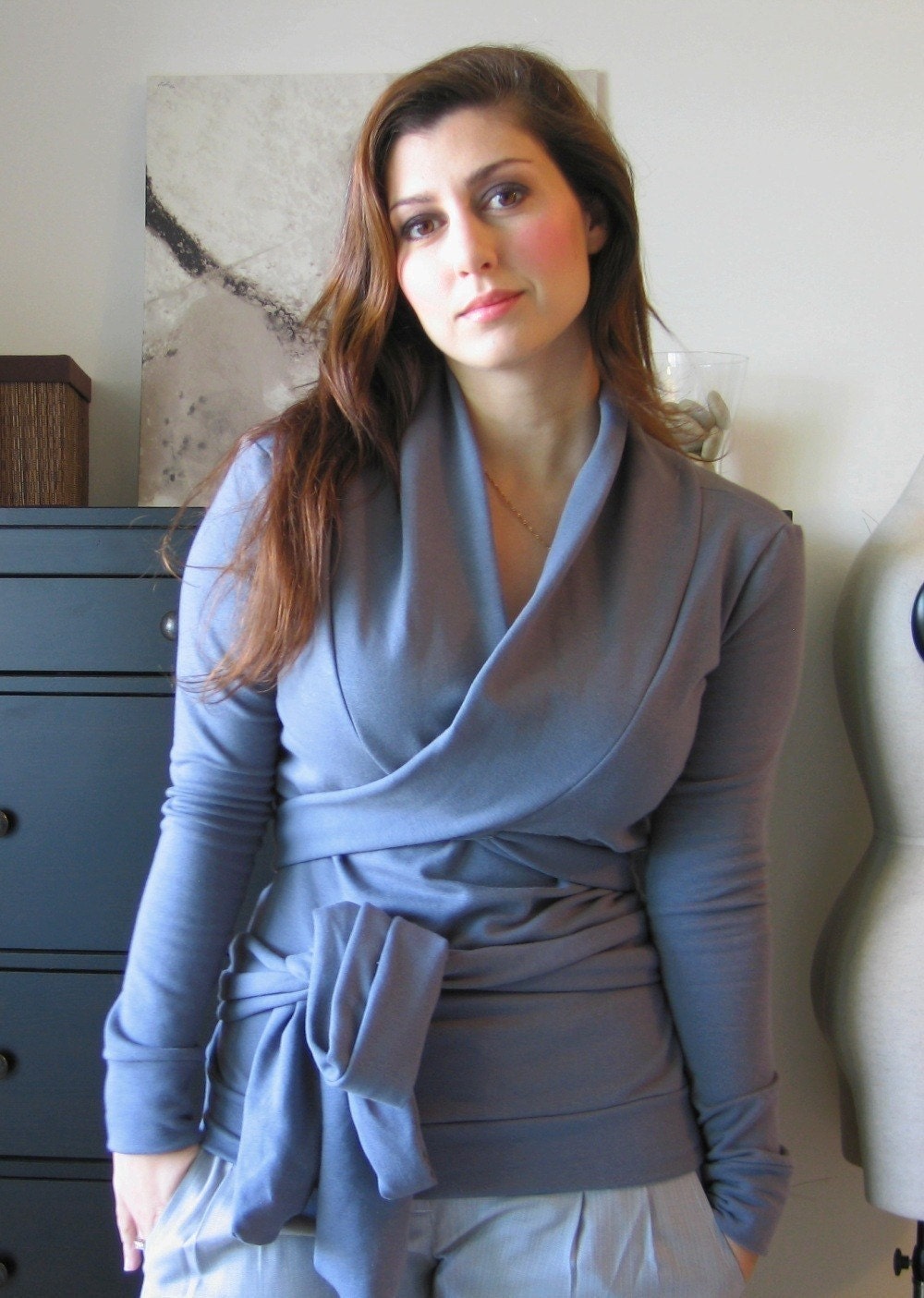 WRAP ME AROUND SWEATSHIRT TOP WITH SHAWL COLLAR gray color with a blue tone