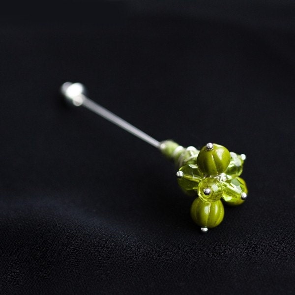 SALE 20% off: Mossy Green Glass Beads and Felt Pin Brooch - Forest - ready to ship now - perfect gift under 25 - vart