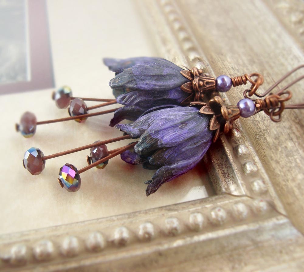 Midnight Lavender tulip earrings