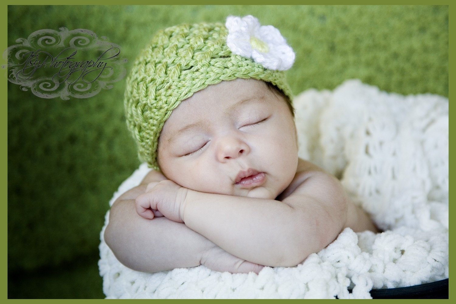 Crochet Baby Hat, Baby Girl, Photo Prop, Infant Girl Hat, Green, with Daisy Flower