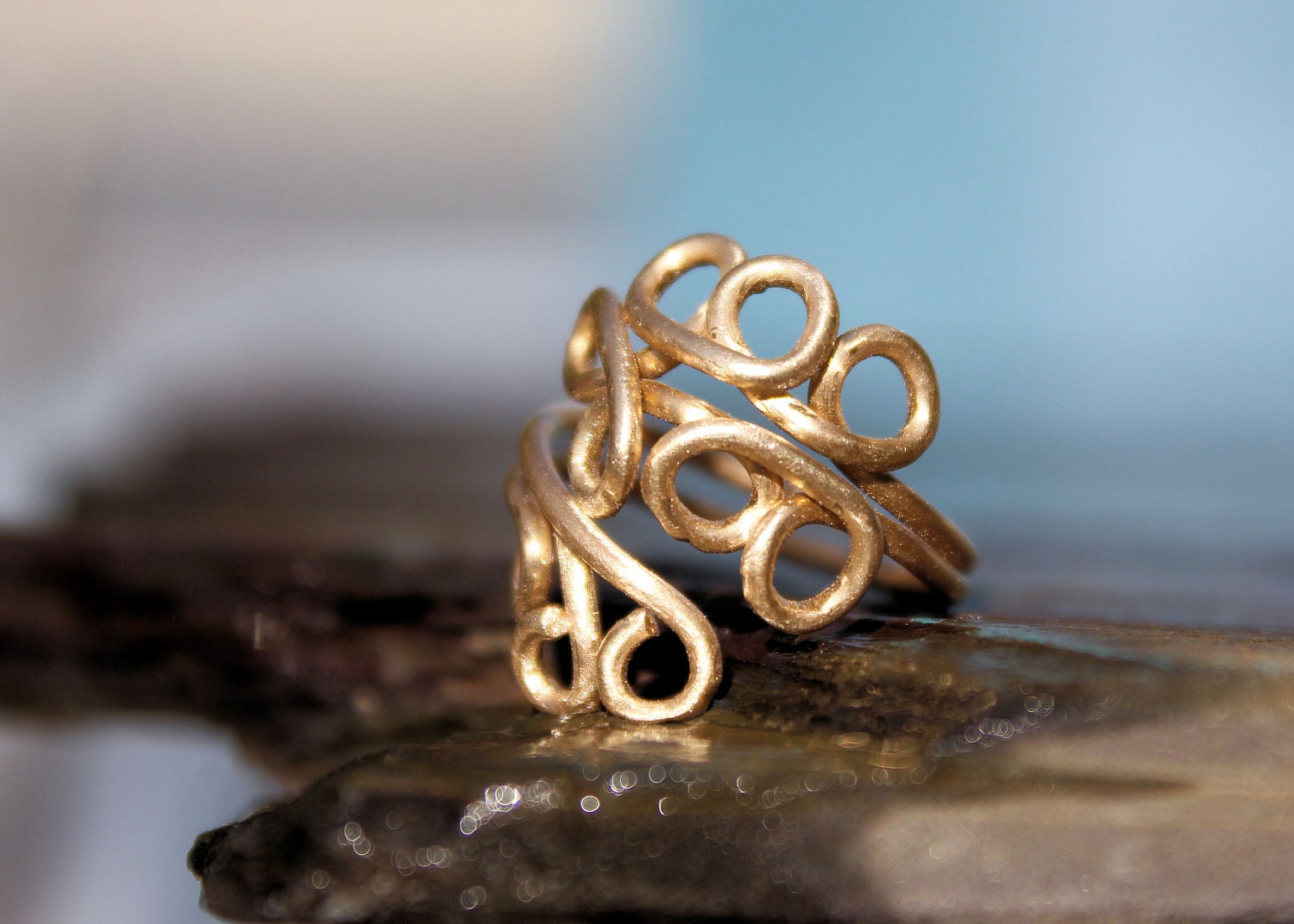 Happy Gold Curls Toe Ring