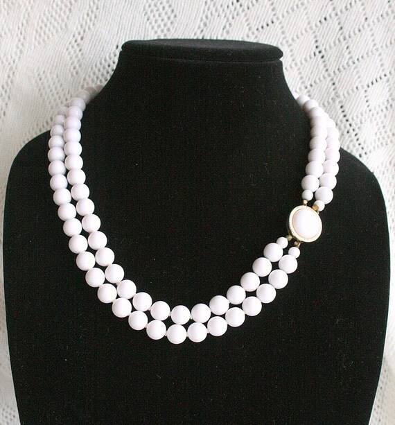 Vintage White Milk Glass Bead Necklace by CamanoIslandVintage