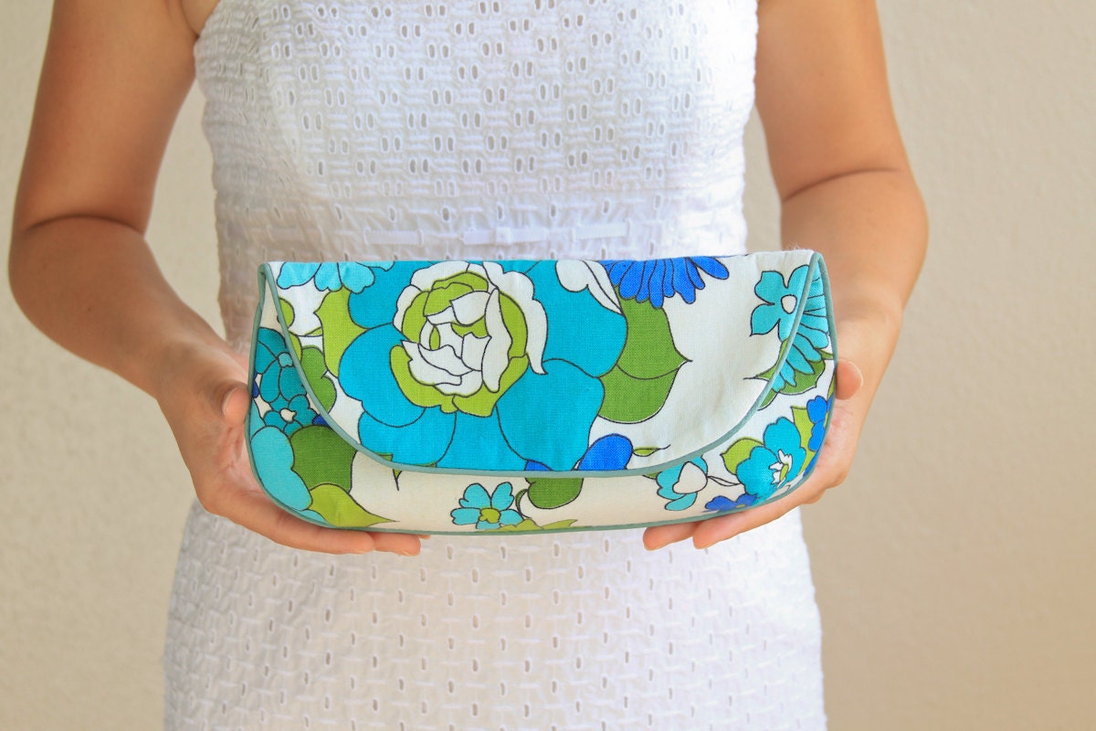 SALE Clutch Purse in White Turquoise Blue Sage Floral Print Vintage Fabric - Size Large cc032 - ready to ship - only one