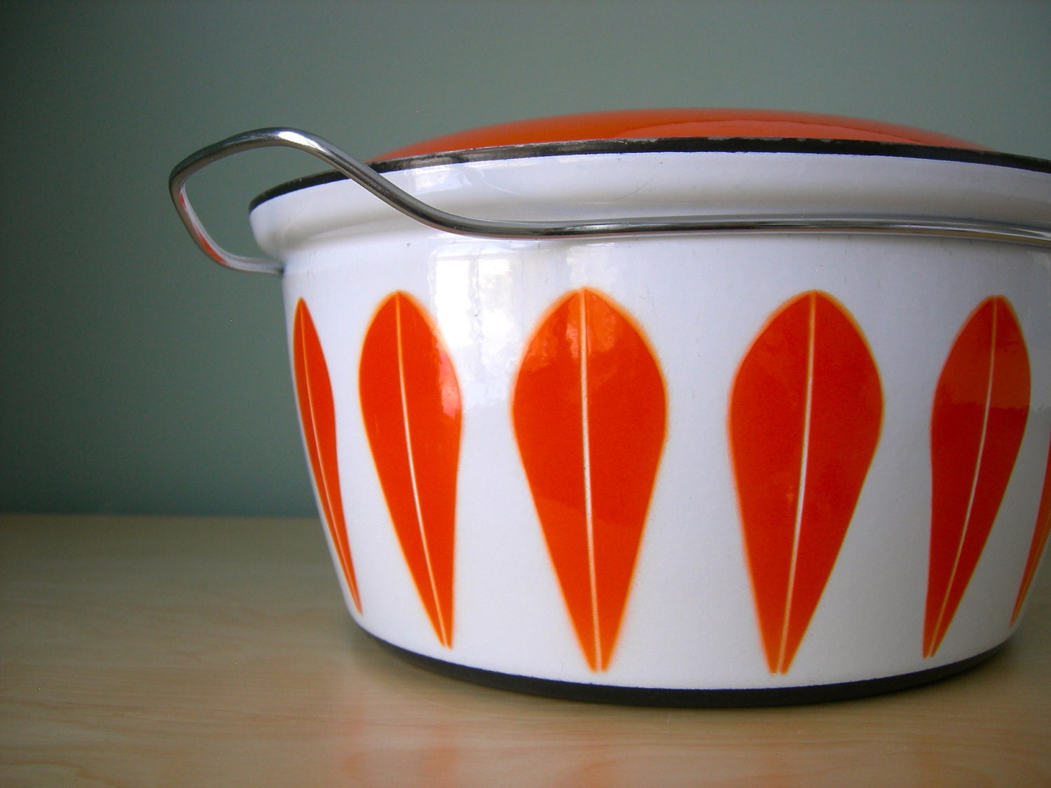 9 Qt Cathrineholm Lotus Pattern Dutch Oven