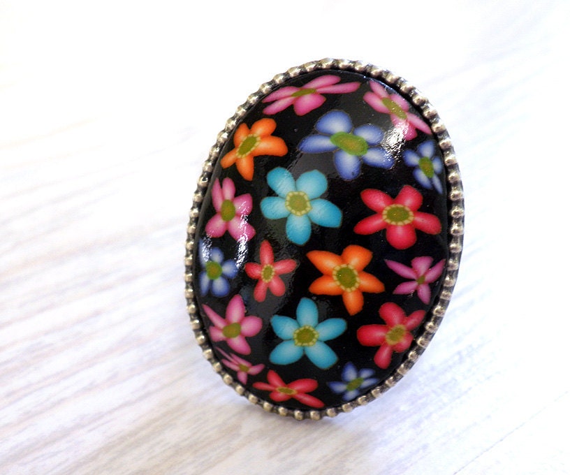 Big oval Black ring, multi-colored Funky flowers 70s gypsy, wide band, adjustable, sterling silver plated, oxidized finish, boho accessories