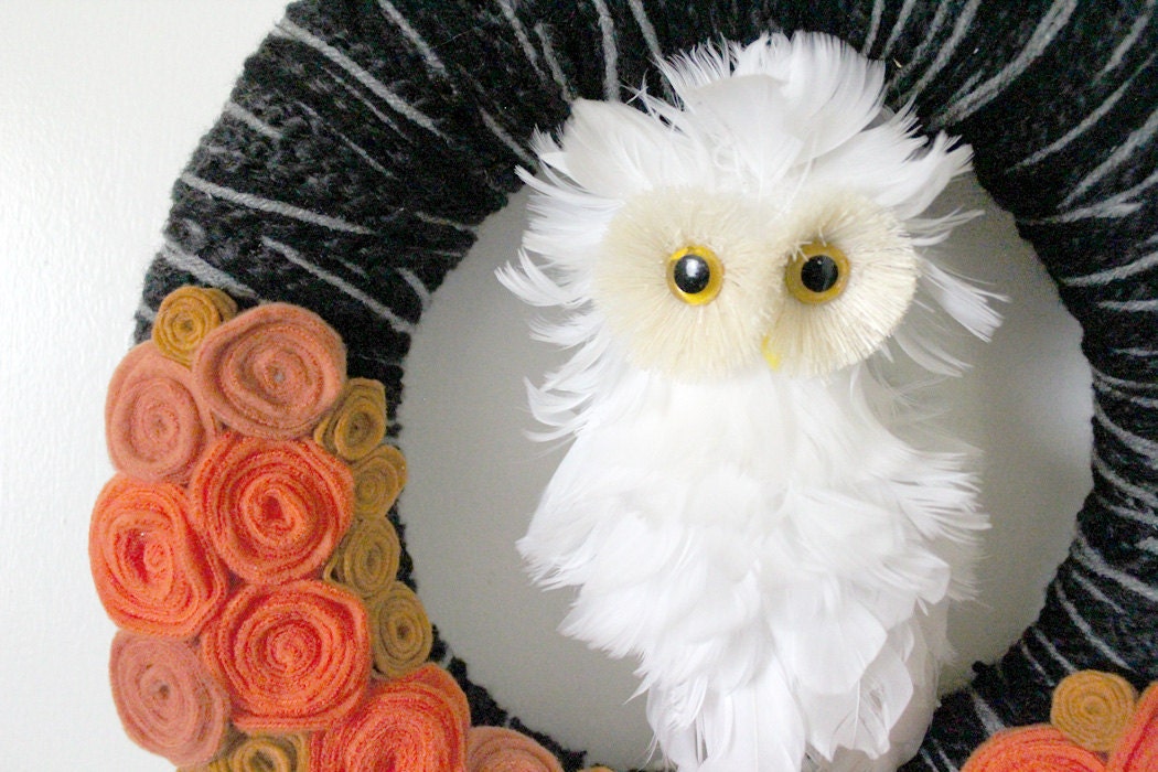 Halloween Owl Wreath, Black and Orange, 14 inch size