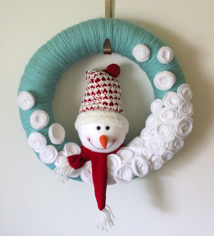 Aqua Snowman Wreath, Yarn Wreath, Large 14 inch Size