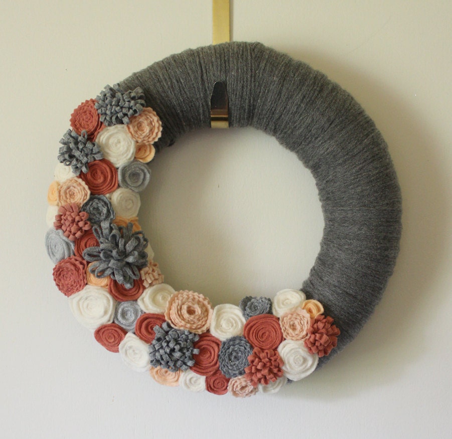Gray Peach Wreath, Yarn and Felt Wreath, Gray, Peach, Coral, Off White Colors, 12 inch size