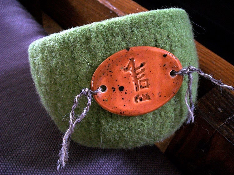 Fiesta Felted Bowls - green with badge