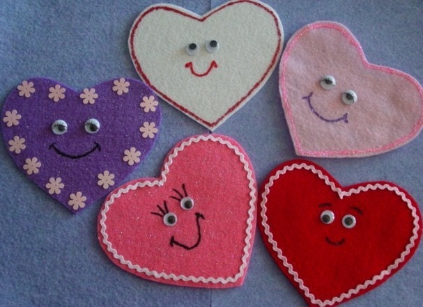 VALENTINE HEARTS Children's Flannel Board Felt Set