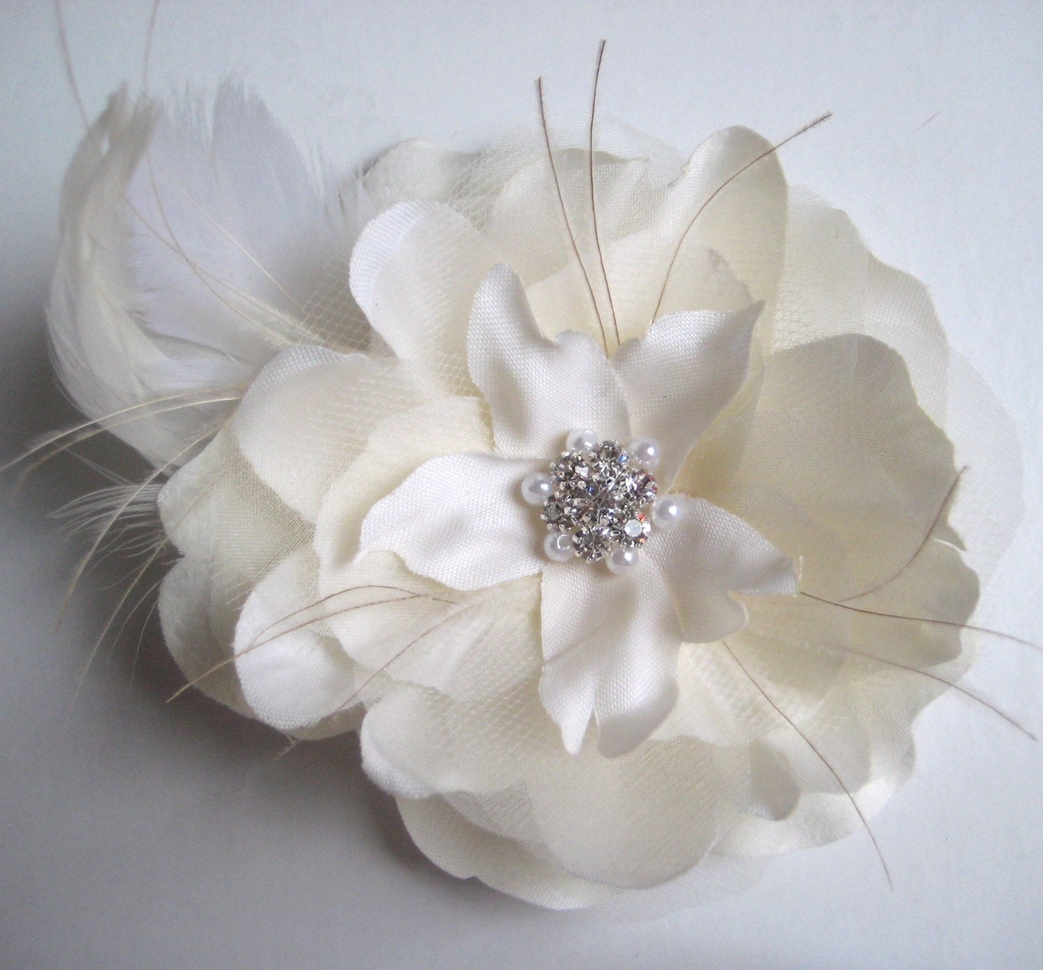 Ivory flower with rhinestones and pearls - BELMONT no.57