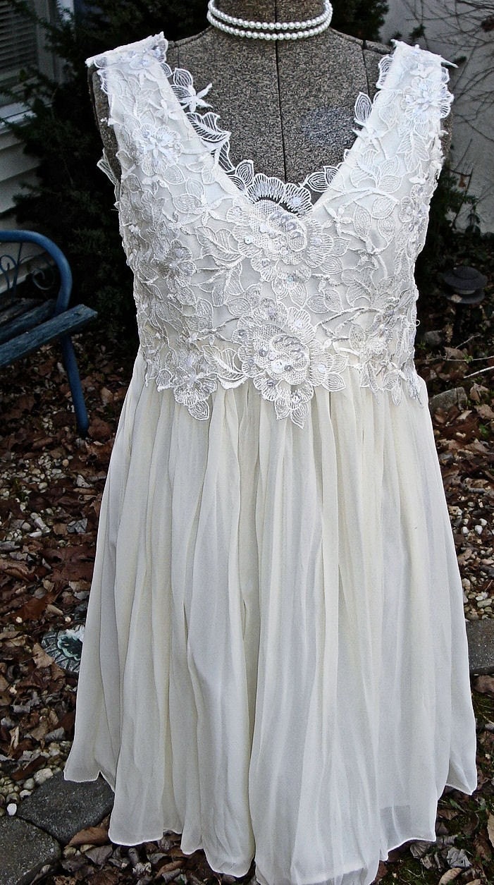 Super elegant short ivory, dress, romantic, glam, hollywood style, 40s, 50s style,audrey heburn style, jacky o style, unique and elegant
