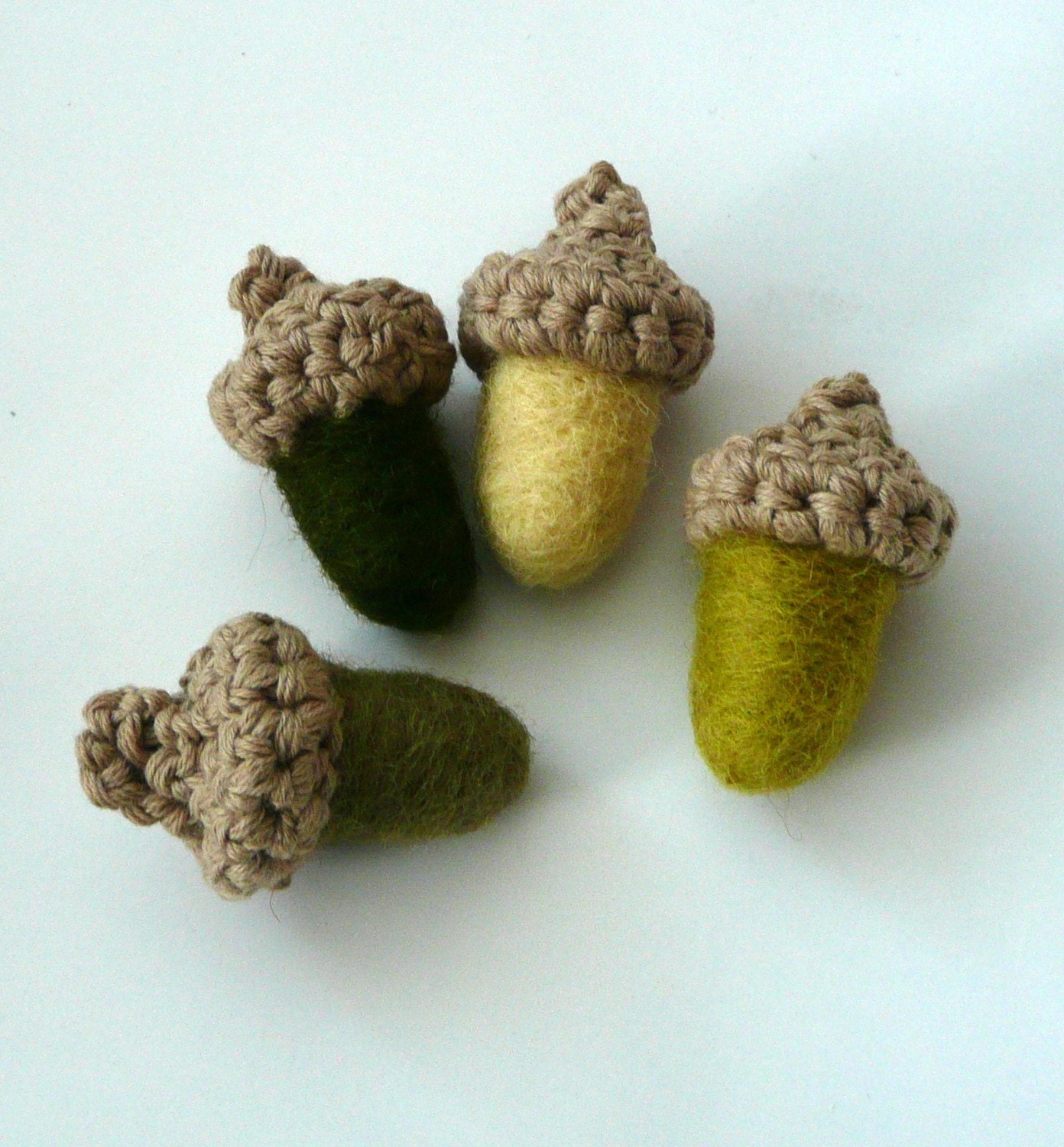 4 olive acorns with beige hats - crocheted and felted