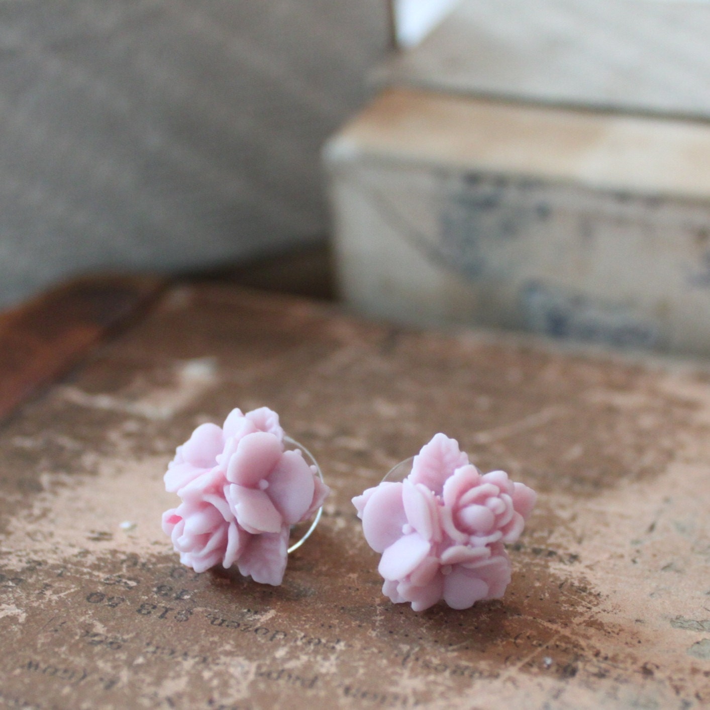 Bouquet Stud Earrings in Pale Lilac