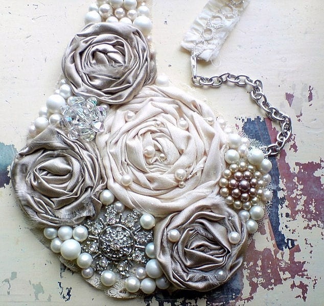 Romantic silver screen star (( statement bib Necklace )) Gray/bronze shimmer