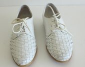 size 6 Vintage  woven leather oxfords