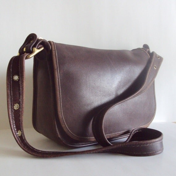 vintage Coach Leather Crossbody bag purse. by pascalvintage