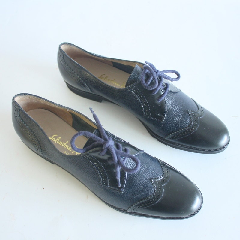 Sz 8 1/2 Vintage Salvatore Ferragamo Italian Laced Up Women Shoes