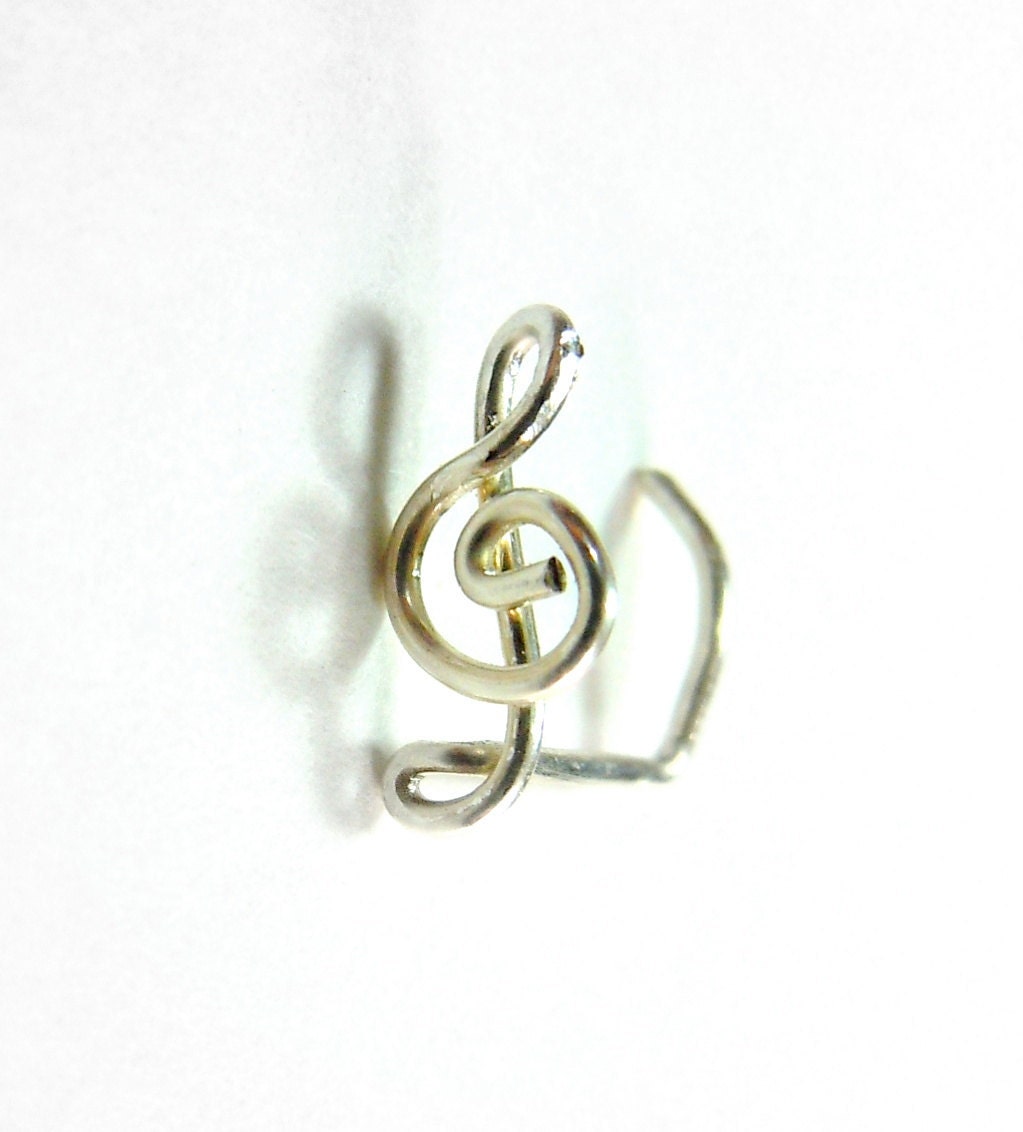 Treble Clef Nose Ring 22 gauge
