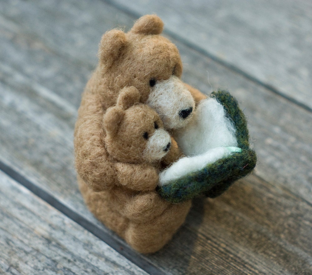 Needle Felted Bear - Reading to Cub
