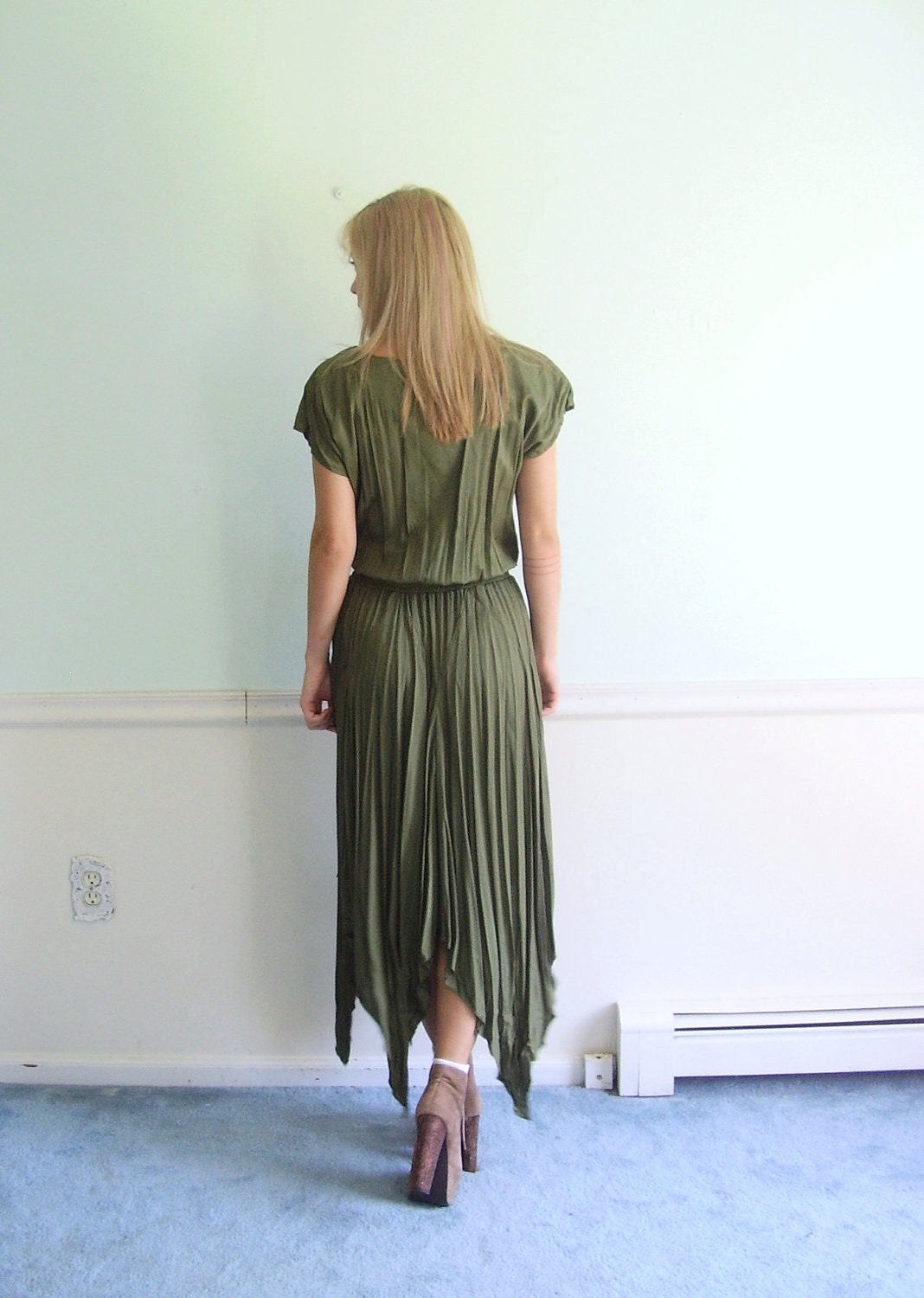 Elven Taper Vintage 90s Triangle Cut Out Army Green Gypsy Dress XS/S
