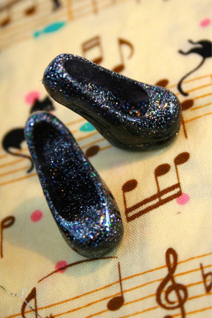 Monster High doll Black with Silver glitter heeled shoes
