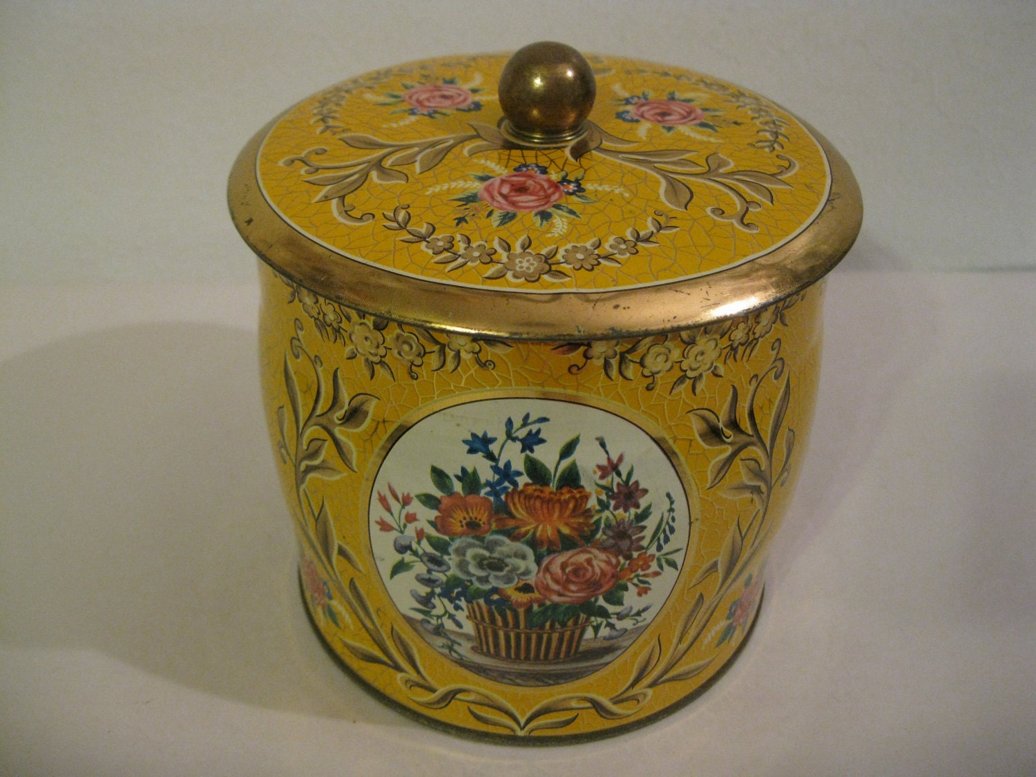 Vintage Daher Tin Metal Container ( 2167 )