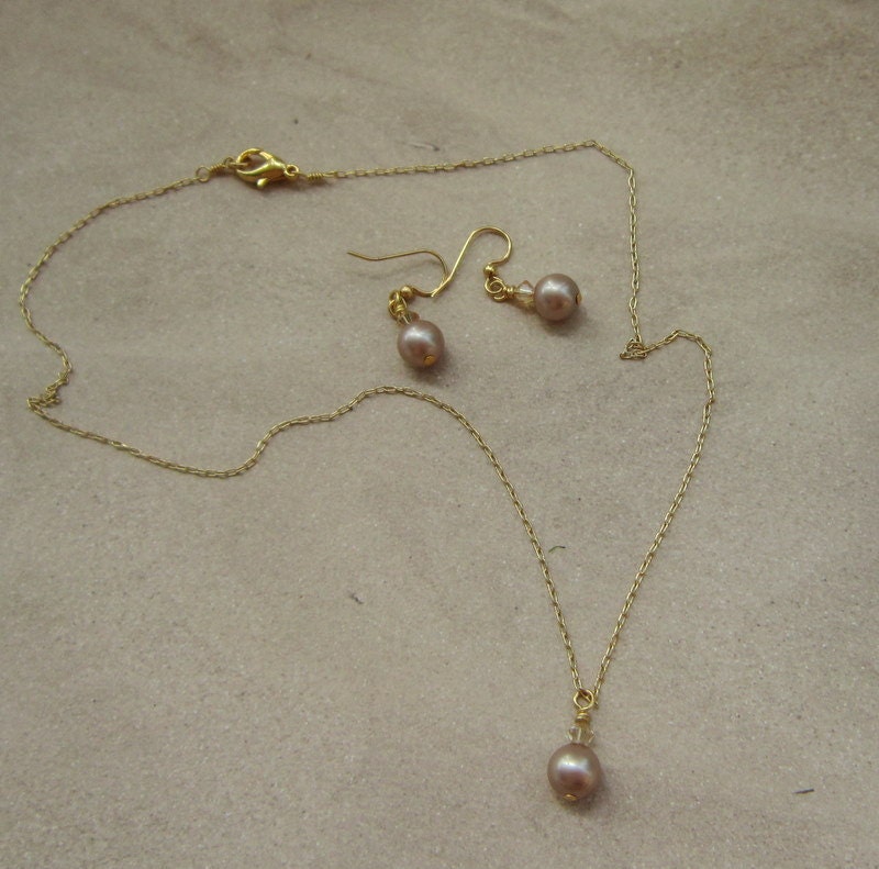 Champagne Necklace Set Bridesmaids Gold Almond Pearl and Gold Crystal, Simply Golden