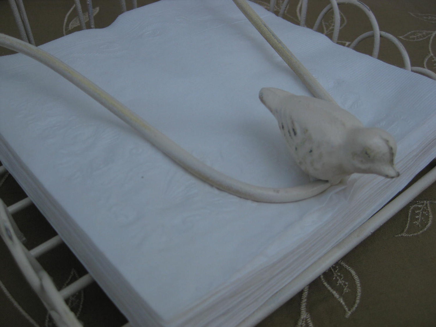 bird napkin holder, shabby chic, spring decorating, mother's day, outdoor dining
