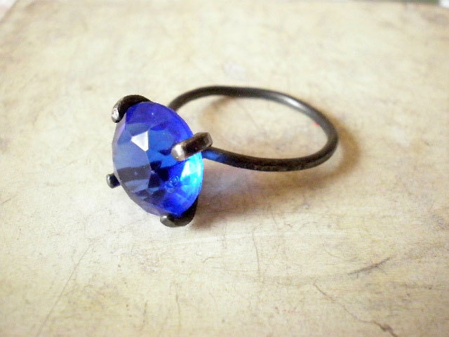 Sapphire blue vintage Czech glass ring- Oxidized sterling silver ring- size 8.5