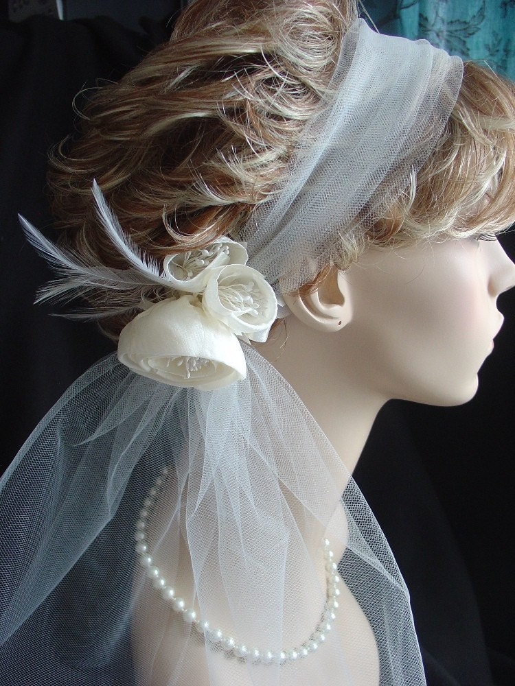 Retro-Tulle Headband with Small Cabbage Rose Fascinator