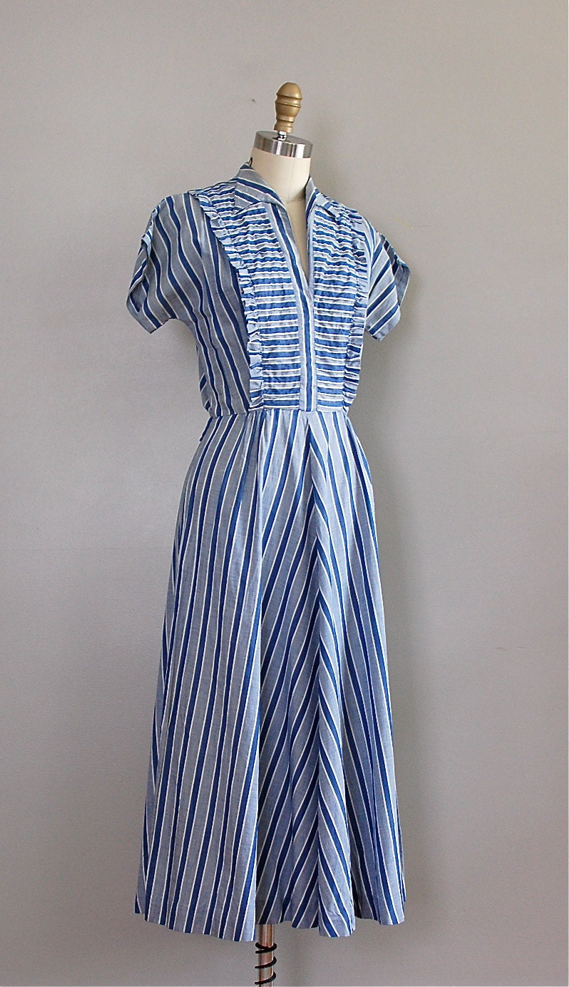 1940s dress / 40s vintage dress / Tuxedo Striped dress
