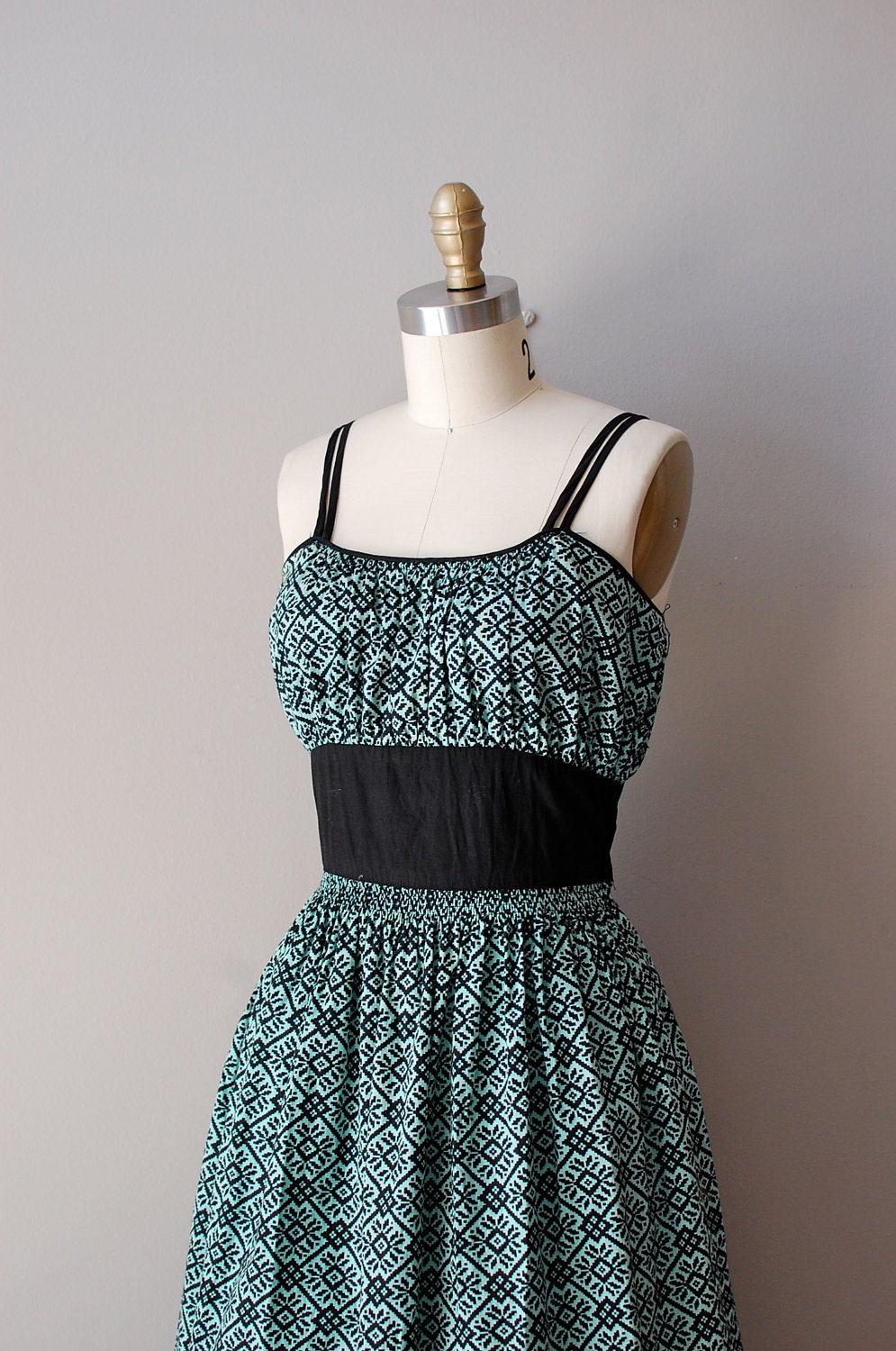 S A L E .... 1950s dress / 50s dress / Pixel Cross Stitch