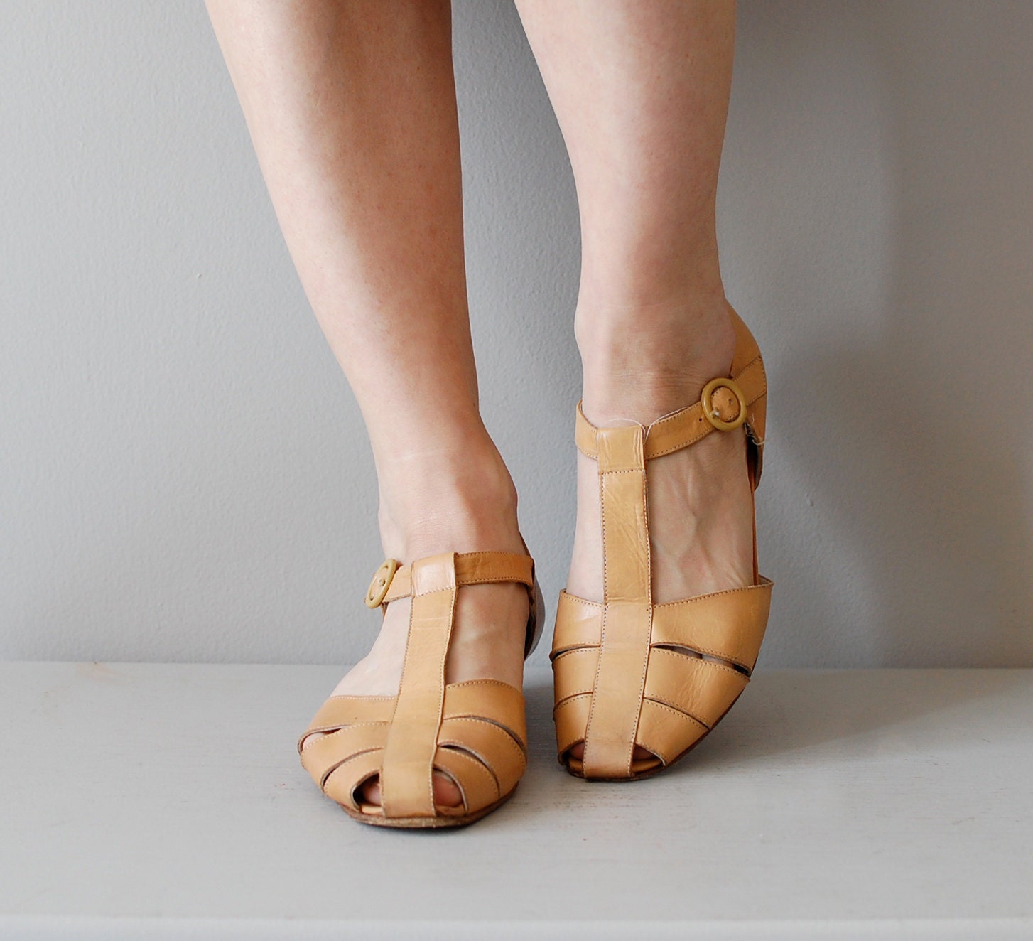 t-strap wedge sandals / 80s leather sandals / leather wedges
