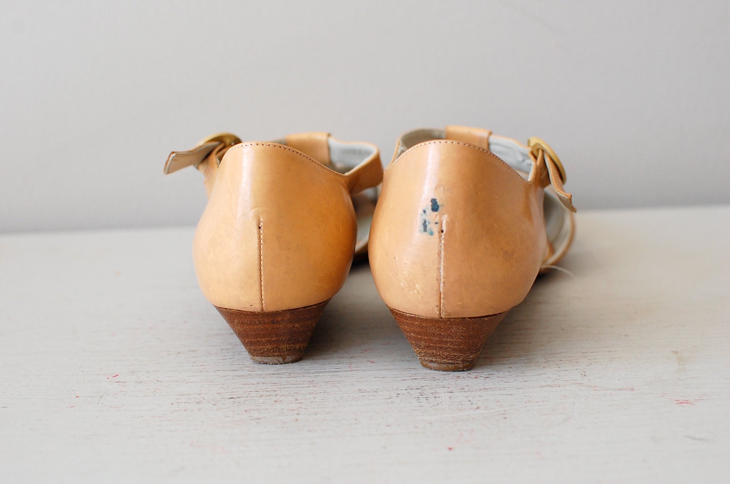 t-strap wedge sandals / 80s leather sandals / leather wedges